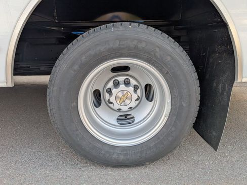 New 2024 Chevrolet Express 3500 1WT w/ Power Convenience Package image 19