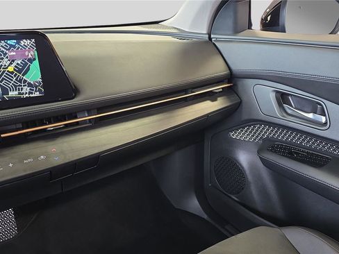 Used 2023 Nissan Ariya AWD image 20