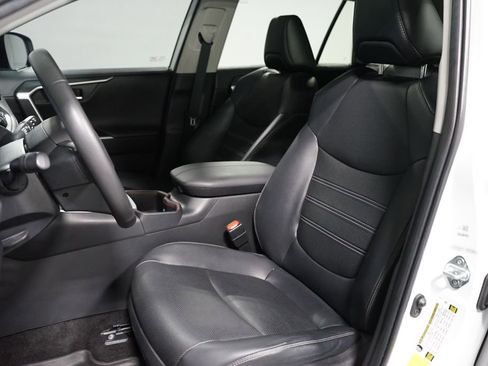 Used 2024 Toyota RAV4 Limited FWD image 28