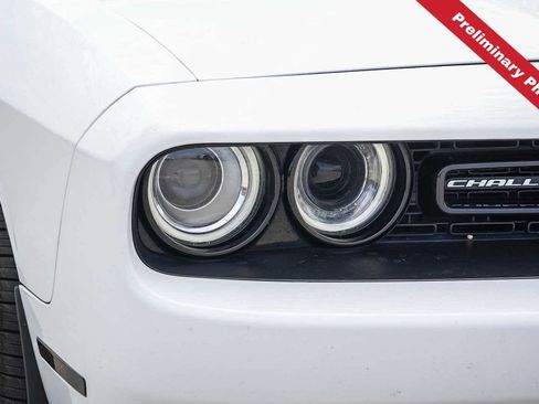 Used 2020 Dodge Challenger SXT RWD image 4