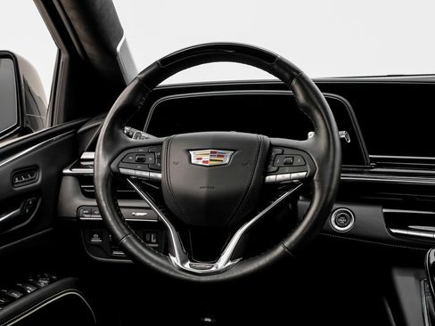 Used 2023 Cadillac Escalade ESV V image 12