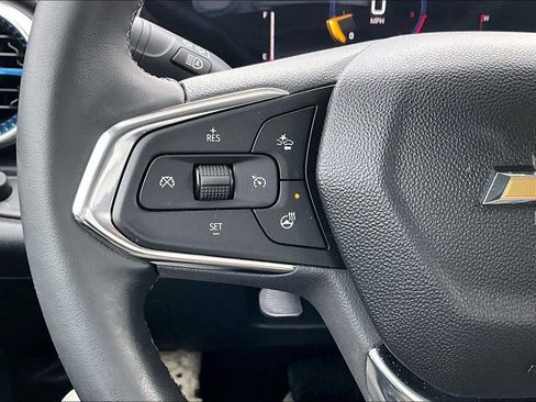 Used 2024 Chevrolet Trax LT w/ LT Convenience Package image 11