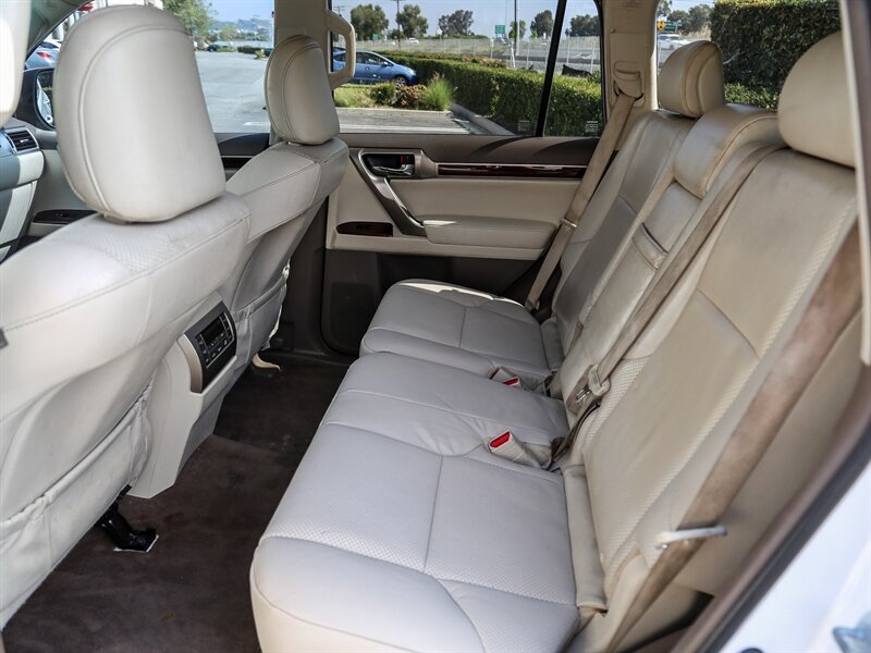Used 2011 Lexus GX 460 w/ Comfort Plus Pkg AWD/4WD image 24