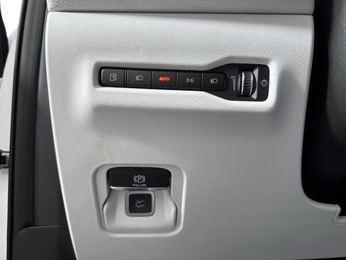 New 2026 Jeep Cherokee Overland w/ Advanced Pro Tech Group AWD/4WD image 31
