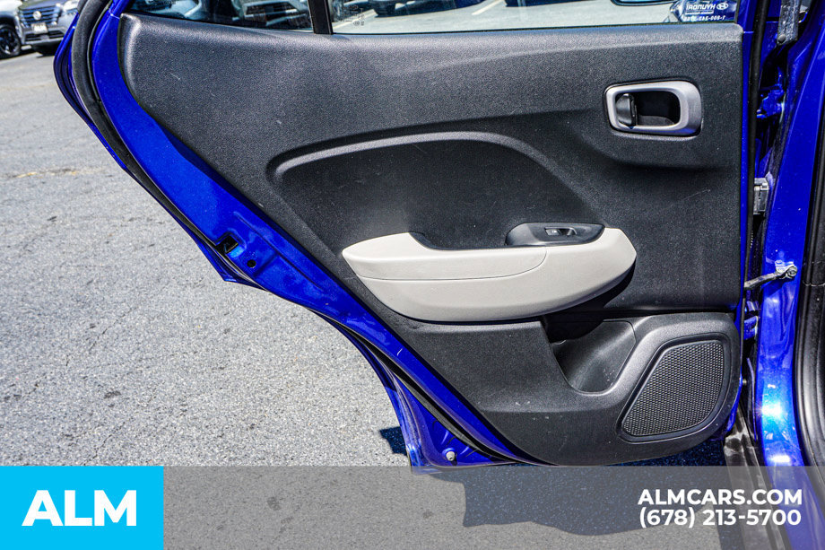 Used 2025 Hyundai Venue SEL FWD image 48