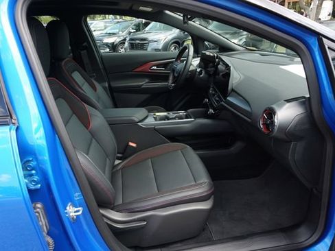 Used 2026 Chevrolet Equinox EV RS FWD image 3