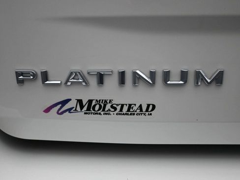 Used 2025 Ford Expedition Platinum image 17