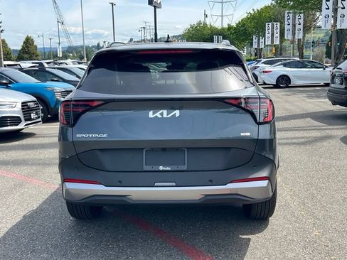 Certified 2026 Kia Sportage EX w/ EX Panoramic Sunroof Package AWD/4WD image 8
