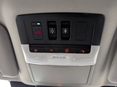 Used 2023 Nissan Pathfinder SL AWD/4WD image 24