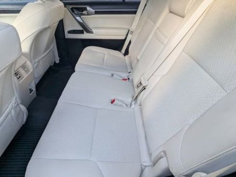 Used 2022 Lexus GX 460 image 21