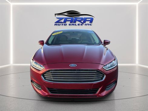 Used 2015 Ford Fusion SE FWD image 2