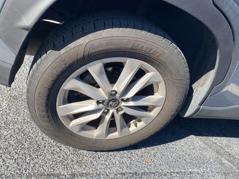 Used 2023 Toyota Corolla Cross LE image 60