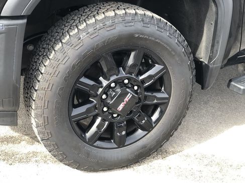 Used 2024 GMC Sierra 2500 AT4 w/ AT4 Preferred Package image 2