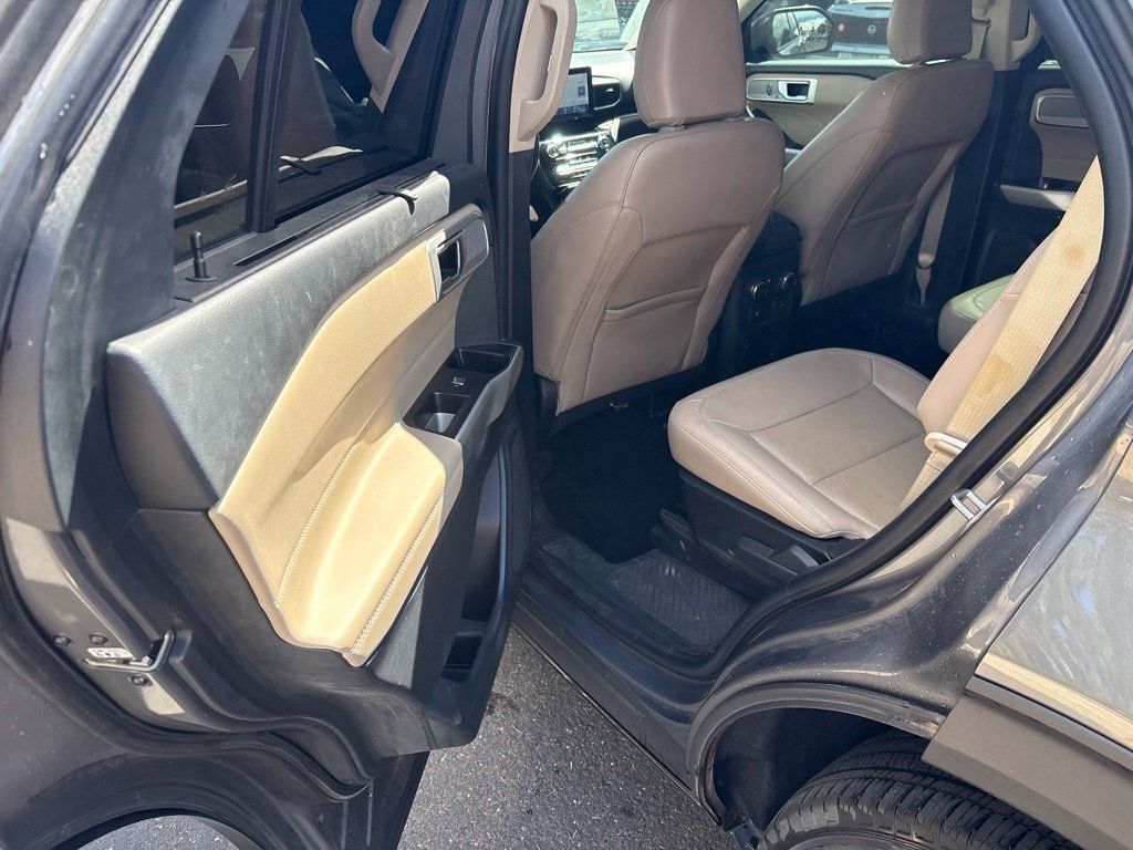 Used 2022 Ford Explorer Limited AWD/4WD image 14