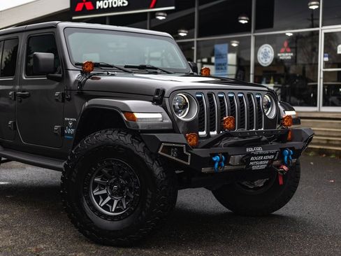 Used 2023 Jeep Wrangler Unlimited Sahara image 3