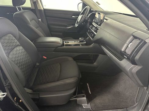 Used 2022 Nissan Pathfinder S AWD/4WD image 15