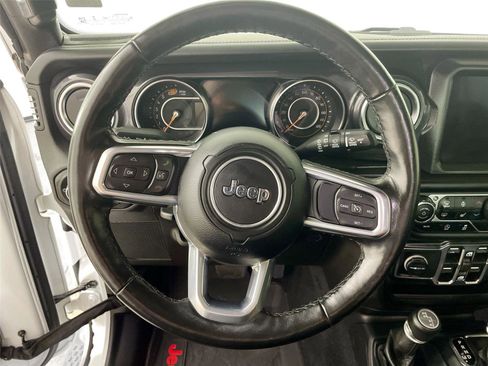 Used 2021 Jeep Wrangler Unlimited Sahara AWD/4WD image 18