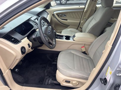 Used 2017 Ford Taurus SE FWD image 10