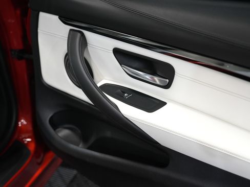 Used 2018 BMW M4 Coupe image 25