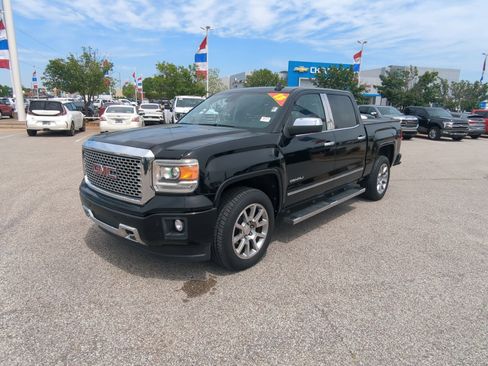 Used 2015 GMC Sierra 1500 Denali w/ Driver Alert Package AWD/4WD image 4