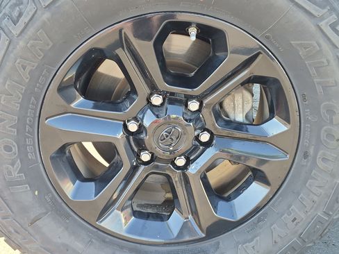 Used 2021 Toyota 4Runner SR5 Premium w/ Moonroof Package RWD image 13