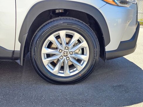 Certified 2024 Toyota Corolla Cross LE w/ Moonroof Package AWD/4WD image 8