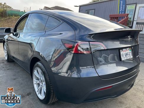 Used 2024 Tesla Model Y Long Range AWD/4WD image 95