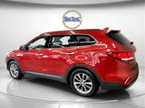 Used 2017 Hyundai Santa Fe SE image 5