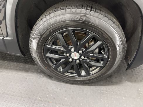 Used 2017 GMC Acadia SLT image 28