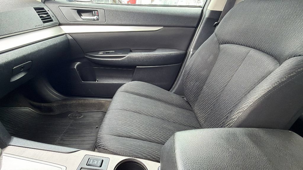 Used 2012 Subaru Outback 2.5i Premium AWD/4WD image 23