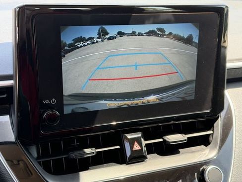 Used 2025 Toyota Corolla LE FWD image 17