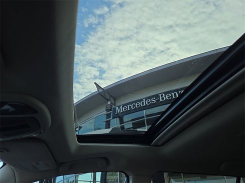 Used 2023 Subaru Outback Touring image 28