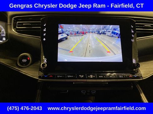 Certified 2024 Jeep Wagoneer Series III AWD/4WD image 17
