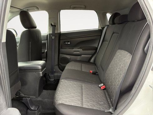 Used 2020 Mitsubishi Outlander Sport ES image 10