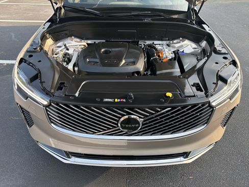 Used 2026 Volvo XC90 T8 Plus w/ Protection Package Premier image 36