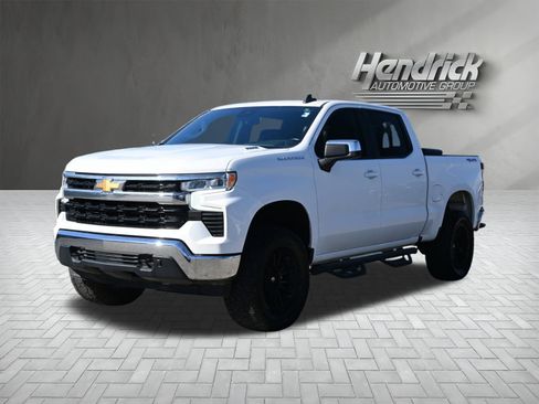 Used 2023 Chevrolet Silverado 1500 LT w/ Leather Package image 6