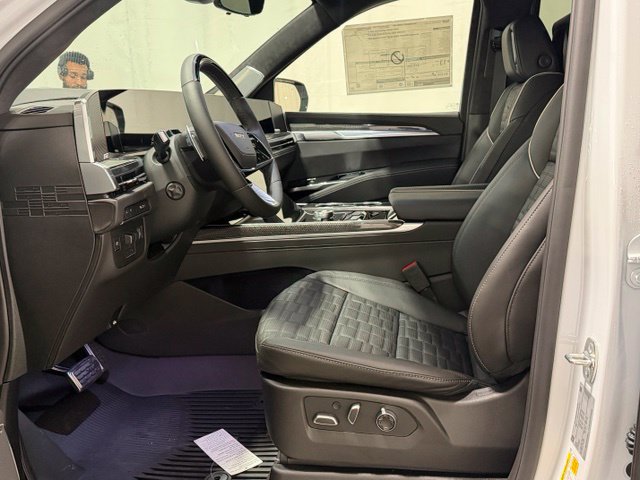 New 2026 Cadillac Escalade V w/ LPO, Floor Liner Package AWD/4WD image 20