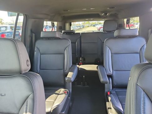 Certified 2025 GMC Yukon XL Denali image 17