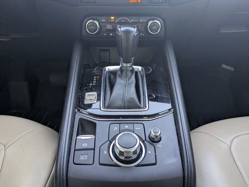 Used 2018 MAZDA CX-5 Touring w/ Preferred Equipment Package image 19