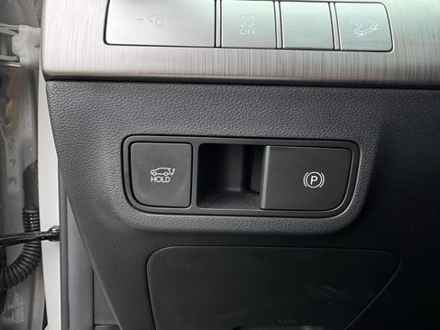 Certified 2024 Hyundai Kona Limited AWD/4WD image 25