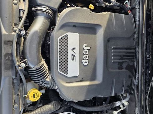 Used 2018 Jeep Wrangler Unlimited Sport image 27