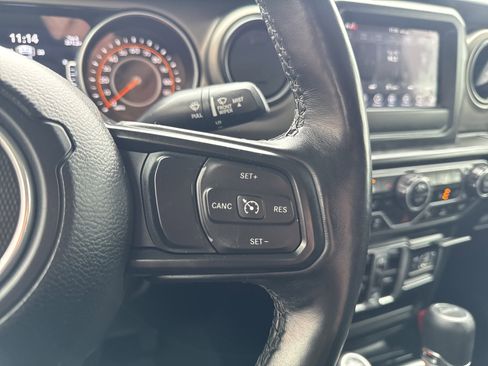Used 2021 Jeep Gladiator Sport AWD/4WD image 17