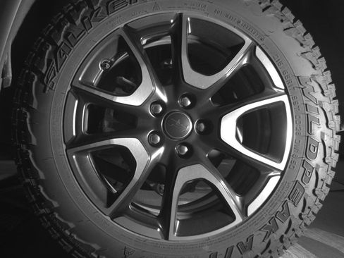 Used 2025 Jeep Compass Trailhawk image 14