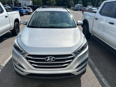 Used 2018 Hyundai Tucson SEL FWD image 2