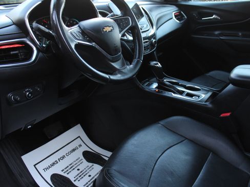 Used 2018 Chevrolet Equinox Premier image 11