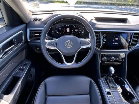 Certified 2023 Volkswagen Atlas SE FWD image 19