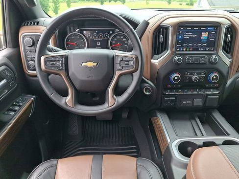 Used 2023 Chevrolet Silverado 3500 High Country AWD/4WD image 11