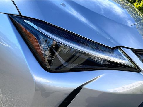 New 2026 Lexus UX 300h FWD image 21