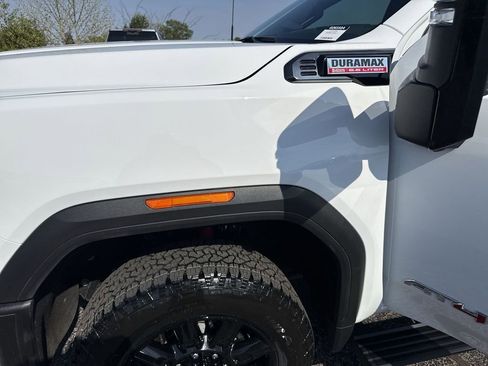 Certified 2024 GMC Sierra 2500 AT4 w/ AT4 Premium Plus Package AWD/4WD image 37