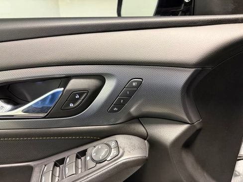 Used 2020 Chevrolet Traverse Premier w/ Redline Edition AWD/4WD image 12